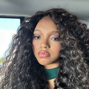 Meet your Posher, L is for lexi